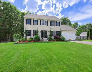 7 Stanley Cir, Mansfield, Massachusetts, 4 Bedrooms Bedrooms, 10 Rooms Rooms,2.5 BathroomsBathrooms,Residential,For Sale,Stanley Cir,73536929