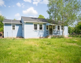 2471 Chestnut St, Dighton, Massachusetts, 3 Bedrooms Bedrooms, 5 Rooms Rooms,1 BathroomBathrooms,Residential,For Sale,Chestnut St,73524414