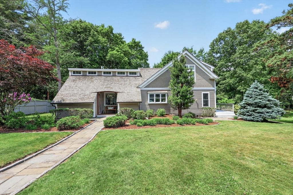 136 South Pleasant, Hingham, Massachusetts, 3 Bedrooms Bedrooms, 8 Rooms Rooms,2.5 BathroomsBathrooms,Residential,For Sale,South Pleasant,73537388
