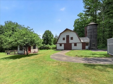 136 South Pleasant, Hingham, Massachusetts, 3 Bedrooms Bedrooms, 8 Rooms Rooms,2.5 BathroomsBathrooms,Residential,For Sale,South Pleasant,73537388