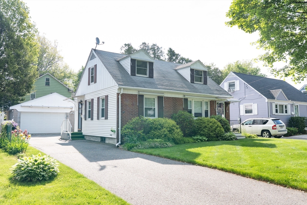 57 Bither St, Springfield, Massachusetts, 3 Bedrooms Bedrooms, 6 Rooms Rooms,1 BathroomBathrooms,Residential,For Sale,Bither St,73537349