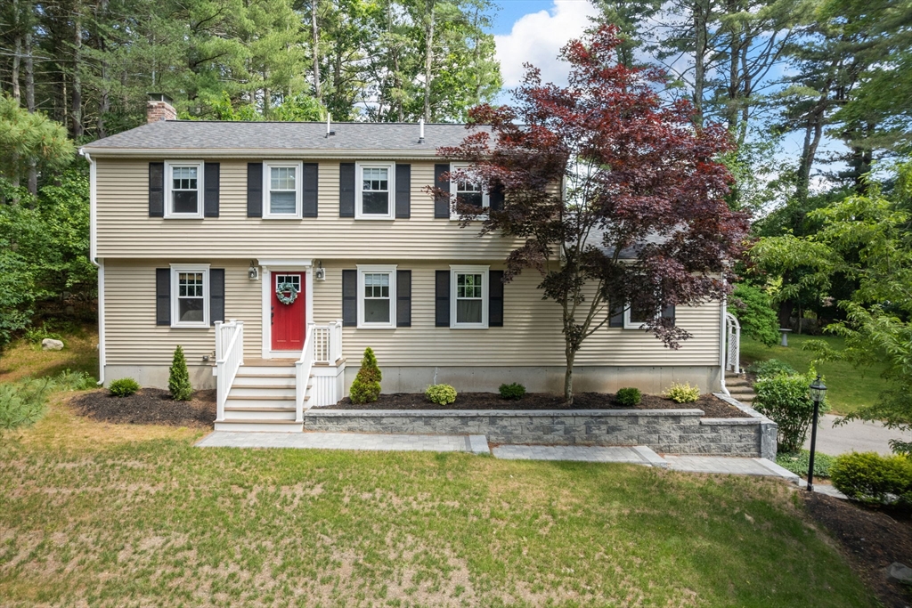 23 Bonney Drive, Holliston, Massachusetts, 4 Bedrooms Bedrooms, 8 Rooms Rooms,2.5 BathroomsBathrooms,Residential,For Sale,Bonney Drive,73537058