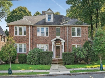 54 Crosby Road, Newton, Massachusetts, 3 Bedrooms Bedrooms, 7 Rooms Rooms,1 BathroomBathrooms,Residential Lease,For Rent,Crosby Road,73537064 54 Crosby Road, Newton, Massachusetts, 3 Bedrooms Bedrooms, 7 Rooms Rooms,1 BathroomBathrooms,Residential Lease,For Rent,Crosby Road,73537064
