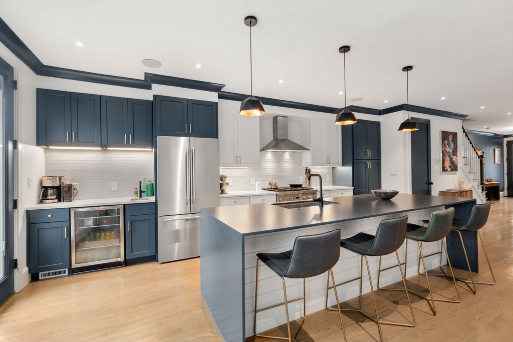 5 Caspian Way, Boston, Massachusetts, 3 Bedrooms Bedrooms, 9 Rooms Rooms,3.5 BathroomsBathrooms,Residential Lease,For Rent,Caspian Way,73537066