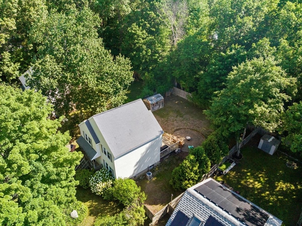 22 Canterbury St, Billerica, Massachusetts, 3 Bedrooms Bedrooms, 5 Rooms Rooms,1.5 BathroomsBathrooms,Residential,For Sale,Canterbury St,73537409