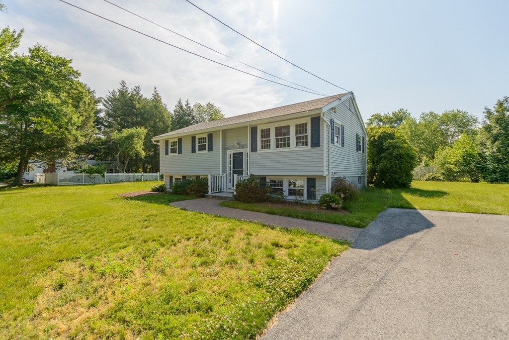 392 Acton Rd, Chelmsford, Massachusetts, 3 Bedrooms Bedrooms, 6 Rooms Rooms,1 BathroomBathrooms,Residential,For Sale,Acton Rd,73537279