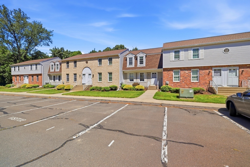 283 Fuller Rd, Chicopee, Massachusetts, 2 Bedrooms Bedrooms, 4 Rooms Rooms,1.5 BathroomsBathrooms,Residential,For Sale,Fuller Rd,73537158
