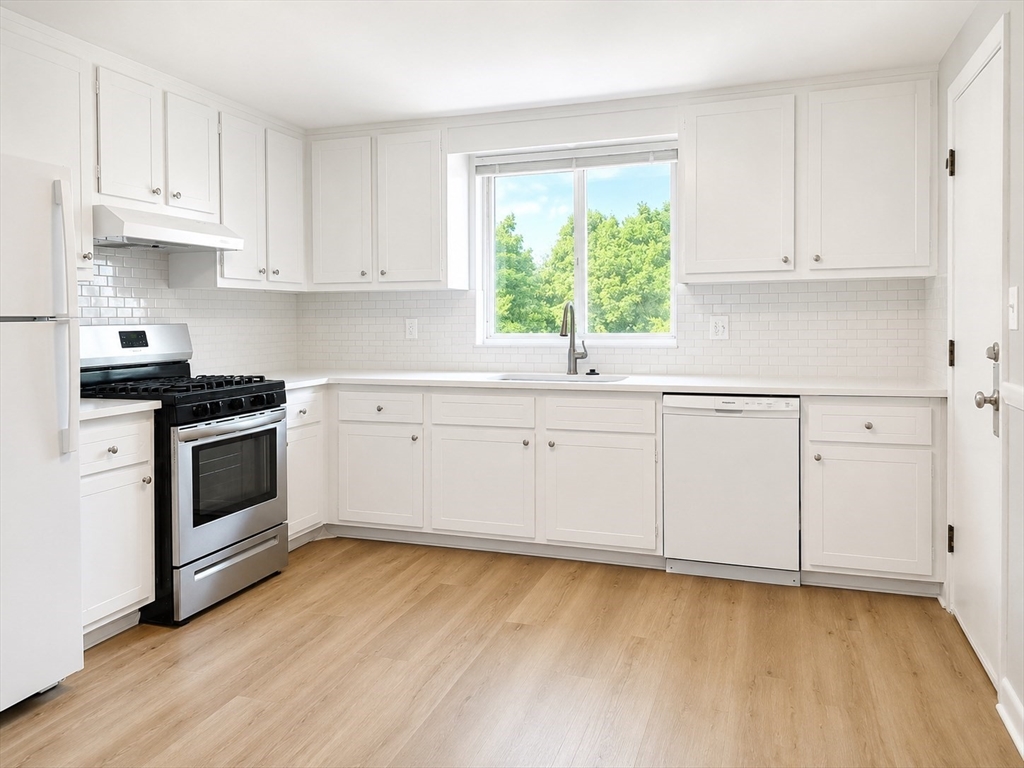 55 South, Quincy, Massachusetts, 2 Bedrooms Bedrooms, 5 Rooms Rooms,1 BathroomBathrooms,Residential Lease,For Rent,South,73537404