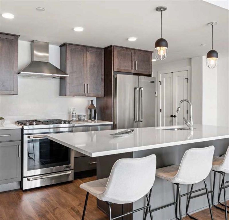 26 Hichborn Street, Boston, Massachusetts, 3 Bedrooms Bedrooms, 5 Rooms Rooms,2 BathroomsBathrooms,Residential Lease,For Rent,Hichborn Street,73537402