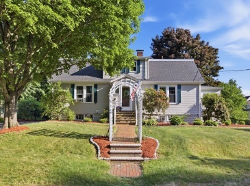 79 Orange Street, Reading, Massachusetts, 4 Bedrooms Bedrooms, 8 Rooms Rooms,2 BathroomsBathrooms,Residential,For Sale,Orange Street,73537182 79 Orange Street, Reading, Massachusetts, 4 Bedrooms Bedrooms, 8 Rooms Rooms,2 BathroomsBathrooms,Residential,For Sale,Orange Street,73537182