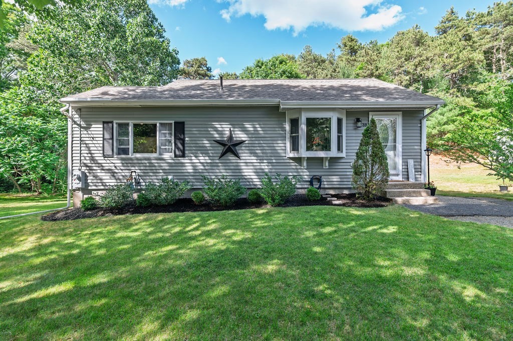 39 Esta Road, Plymouth, Massachusetts, 3 Bedrooms Bedrooms, 5 Rooms Rooms,1 BathroomBathrooms,Residential,For Sale,Esta Road,73537425
