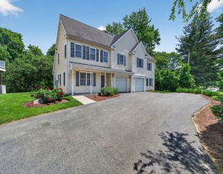 193 Elm St, North Reading, Massachusetts, 2 Bedrooms Bedrooms, 5 Rooms Rooms,2.5 BathroomsBathrooms,Residential,For Sale,Elm St,73537429