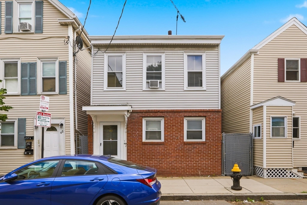 43 Morris St, Boston, Massachusetts, 3 Bedrooms Bedrooms, 9 Rooms Rooms,2 BathroomsBathrooms,Residential Income,For Sale,Morris St,73537202