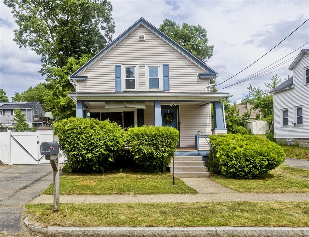 15 Monticello Ave, Springfield, Massachusetts, 2 Bedrooms Bedrooms, 5 Rooms Rooms,1.5 BathroomsBathrooms,Residential,For Sale,Monticello Ave,73533442