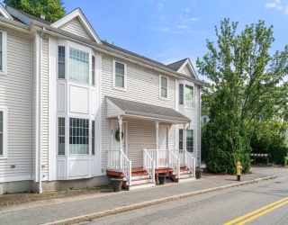 45 Sumner St, Quincy, Massachusetts, 2 Bedrooms Bedrooms, 4 Rooms Rooms,2.5 BathroomsBathrooms,Residential,For Sale,Sumner St,73537223