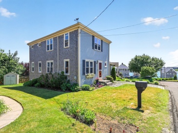 8 Standish Avenue, Hull, Massachusetts, 3 Bedrooms Bedrooms, 6 Rooms Rooms,1.5 BathroomsBathrooms,Residential,For Sale,Standish Avenue,73537232