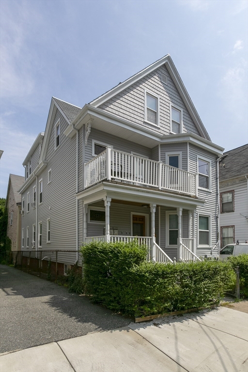 67 Avon Street, Somerville, Massachusetts, 3 Bedrooms Bedrooms, 5 Rooms Rooms,1 BathroomBathrooms,Residential Lease,For Rent,Avon Street,73537462