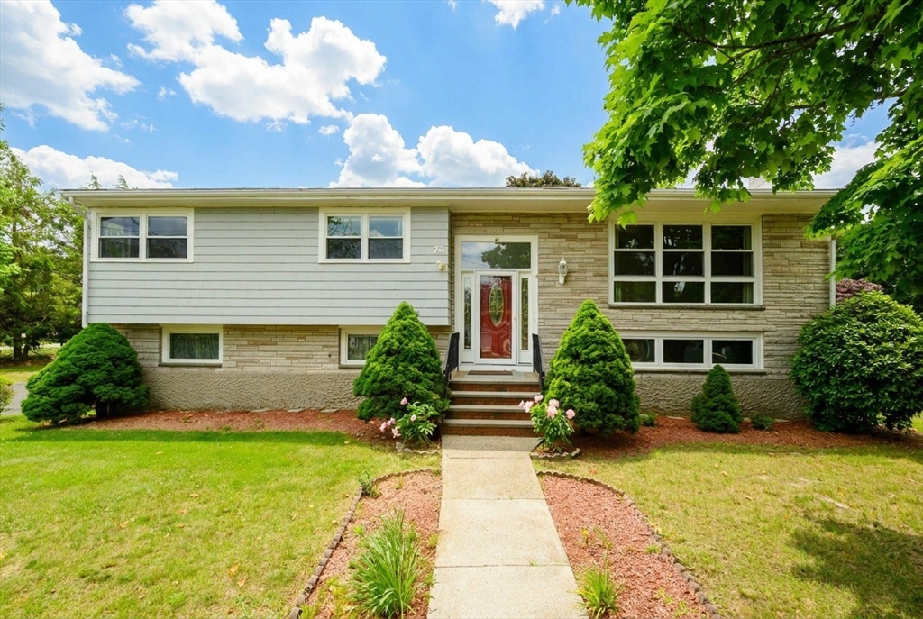 79 Hilltop St, Milton, Massachusetts, 3 Bedrooms Bedrooms, 7 Rooms Rooms,3 BathroomsBathrooms,Residential,For Sale,Hilltop St,73536896