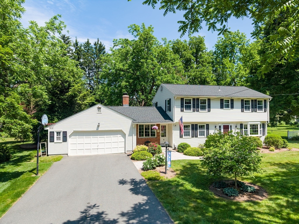6 Brookmont Dr, Wilbraham, Massachusetts, 4 Bedrooms Bedrooms, 8 Rooms Rooms,2.5 BathroomsBathrooms,Residential,For Sale,Brookmont Dr,73537454