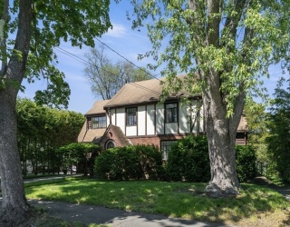 21 Whittlesey Rd, Newton, Massachusetts, 3 Bedrooms Bedrooms, 10 Rooms Rooms,3 BathroomsBathrooms,Residential,For Sale,Whittlesey Rd,73537468