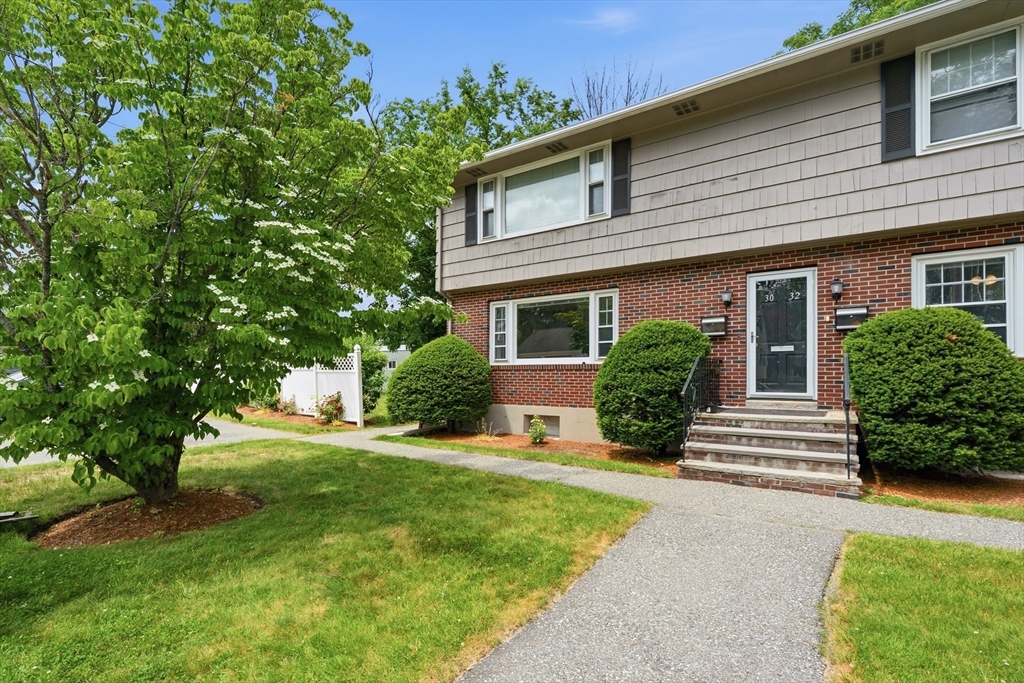 30 Bunkerhill St, North Andover, Massachusetts, 2 Bedrooms Bedrooms, 5 Rooms Rooms,2 BathroomsBathrooms,Residential,For Sale,Bunkerhill St,73536899