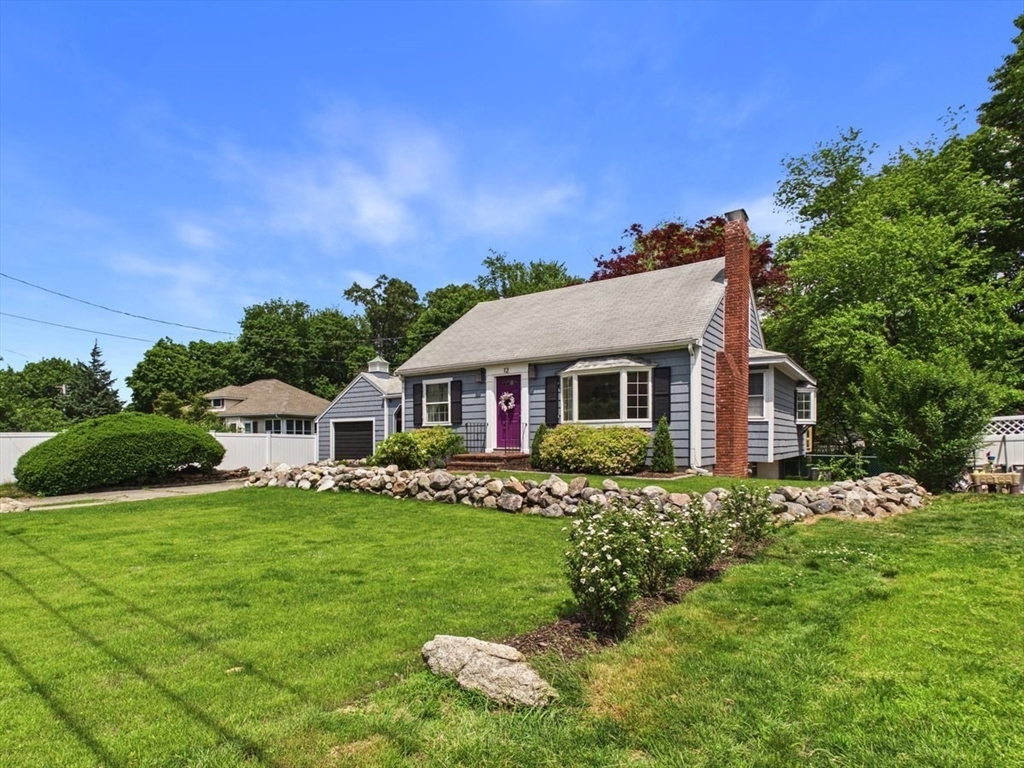 12 Griffin Terr, Weymouth, Massachusetts, 3 Bedrooms Bedrooms, 7 Rooms Rooms,2 BathroomsBathrooms,Residential,For Sale,Griffin Terr,73537249
