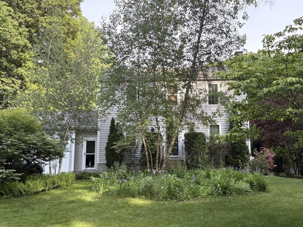 35 Houde St, Marlborough, Massachusetts, 3 Bedrooms Bedrooms, 7 Rooms Rooms,1.5 BathroomsBathrooms,Residential,For Sale,Houde St,73537217