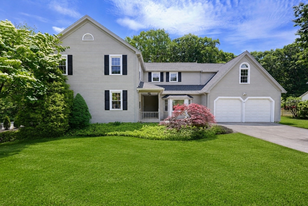 13 Fairway Lane, Medway, Massachusetts, 4 Bedrooms Bedrooms, 10 Rooms Rooms,3 BathroomsBathrooms,Residential,For Sale,Fairway Lane,73536928