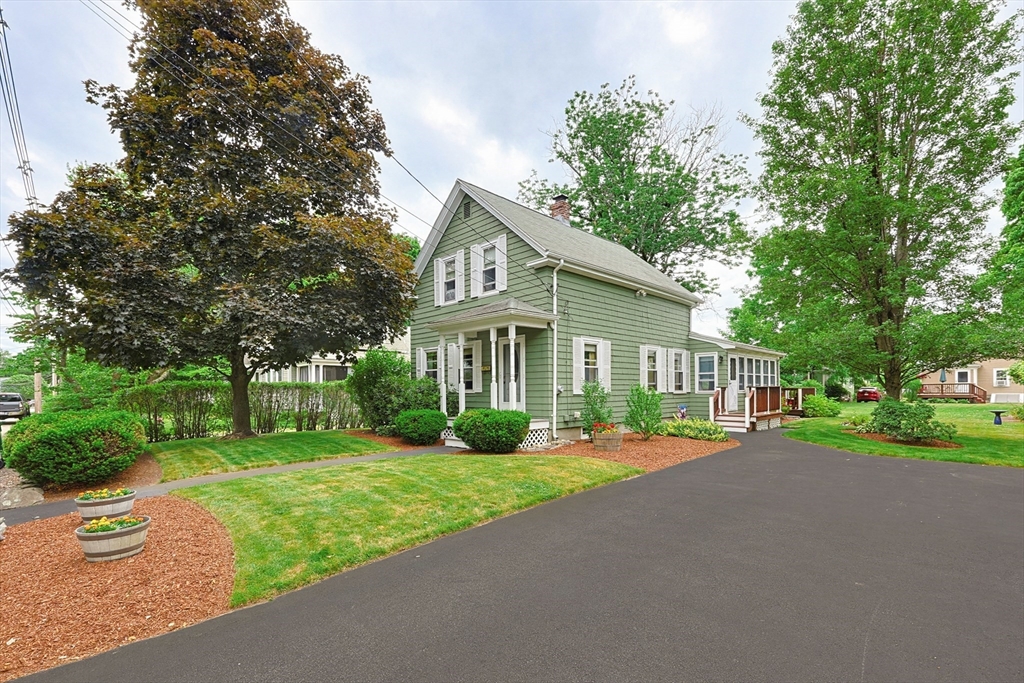 158 High Street, Mansfield, Massachusetts, 3 Bedrooms Bedrooms, 7 Rooms Rooms,1 BathroomBathrooms,Residential,For Sale,High Street,73537277