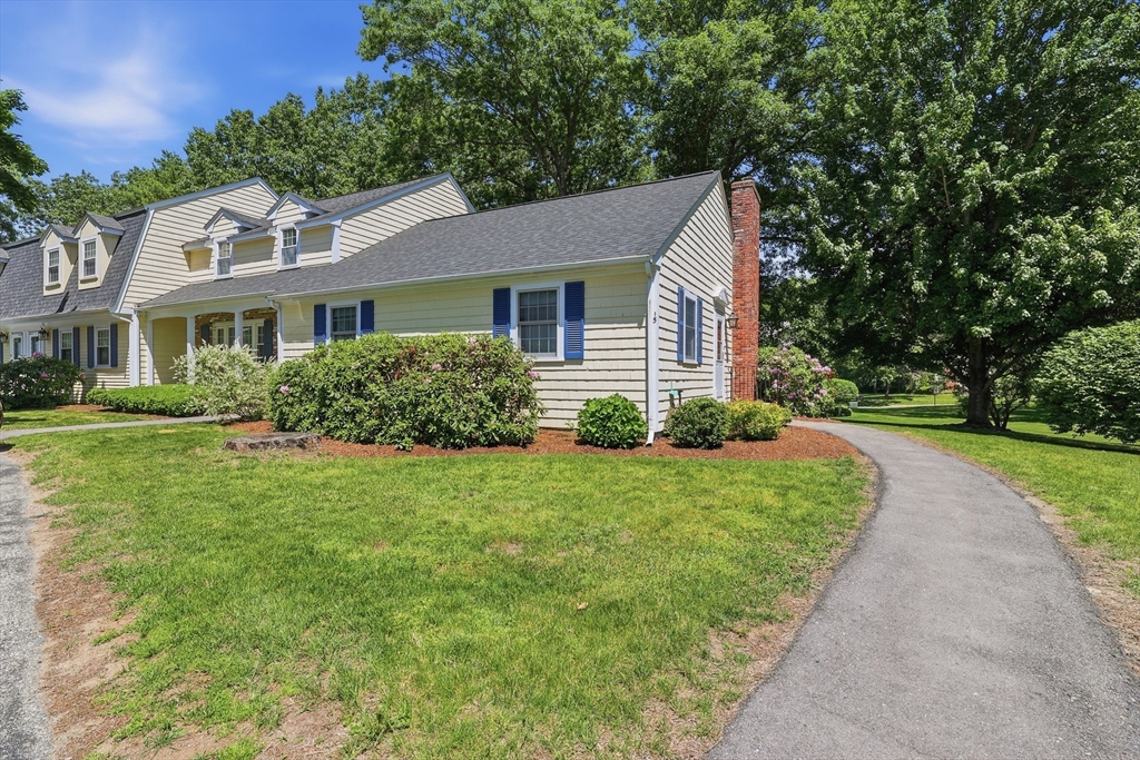 15 Meetinghouse Road, Acton, Massachusetts, 2 Bedrooms Bedrooms, 5 Rooms Rooms,1 BathroomBathrooms,Residential,For Sale,Meetinghouse Road,73537293