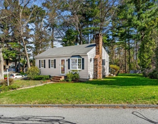 5 Pershing Ave, Acushnet, Massachusetts, 2 Bedrooms Bedrooms, 5 Rooms Rooms,1 BathroomBathrooms,Residential,For Sale,Pershing Ave,73536957