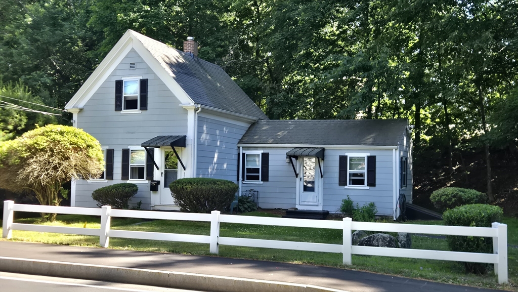 365 Bolivar St, Canton, Massachusetts, 2 Bedrooms Bedrooms, 5 Rooms Rooms,1 BathroomBathrooms,Residential,For Sale,Bolivar St,73537310