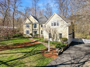 36 Morningside Dr, Topsfield, Massachusetts, 4 Bedrooms Bedrooms, 12 Rooms Rooms,3.5 BathroomsBathrooms,Residential,For Sale,Morningside Dr,73508455