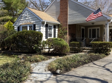 10 Winthrop St., Medway, Massachusetts, 2 Bedrooms Bedrooms, 6 Rooms Rooms,1 BathroomBathrooms,Residential,For Sale,Winthrop St.,73500554