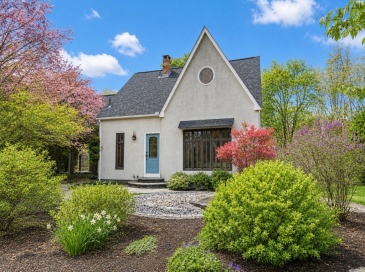 143 Millard Rd, North Attleboro, Massachusetts, 2 Bedrooms Bedrooms, 6 Rooms Rooms,1 BathroomBathrooms,Residential,For Sale,Millard Rd,73511562