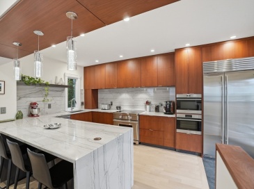 16 Claremon St, Somerville, Massachusetts, 4 Bedrooms Bedrooms, 12 Rooms Rooms,2.5 BathroomsBathrooms,Residential,For Sale,Claremon St,73506683