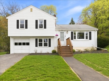 11 Randolph Street, Canton, Massachusetts, 3 Bedrooms Bedrooms, 8 Rooms Rooms,1.5 BathroomsBathrooms,Residential,For Sale,Randolph Street,73509096 11 Randolph Street, Canton, Massachusetts, 3 Bedrooms Bedrooms, 8 Rooms Rooms,1.5 BathroomsBathrooms,Residential,For Sale,Randolph Street,73509096