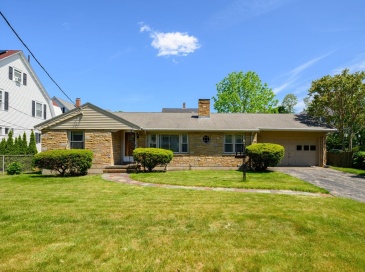 85 Elm St, Quincy, Massachusetts, 2 Bedrooms Bedrooms, 7 Rooms Rooms,1.5 BathroomsBathrooms,Residential,For Sale,Elm St,73525770