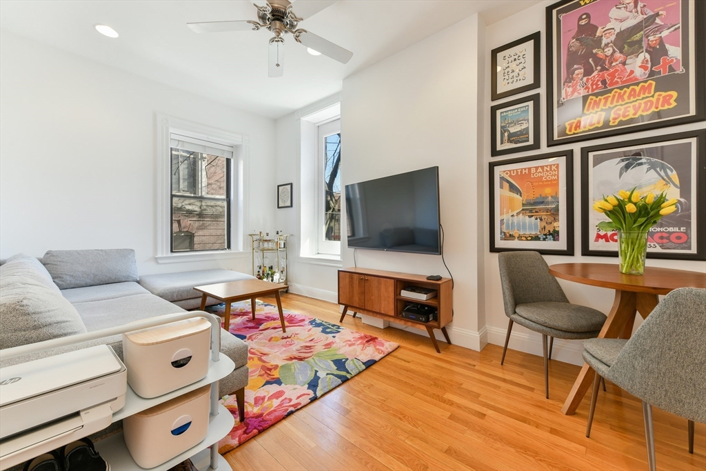 529 E Broadway, Boston, Massachusetts, 1 Bedroom Bedrooms, 3 Rooms Rooms,1 BathroomBathrooms,Residential,For Sale,E Broadway,73518423