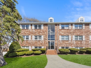 68 Edgelawn Ave, North Andover, Massachusetts, 2 Bedrooms Bedrooms, 4 Rooms Rooms,1 BathroomBathrooms,Residential,For Sale,Edgelawn Ave,73515913 68 Edgelawn Ave, North Andover, Massachusetts, 2 Bedrooms Bedrooms, 4 Rooms Rooms,1 BathroomBathrooms,Residential,For Sale,Edgelawn Ave,73515913