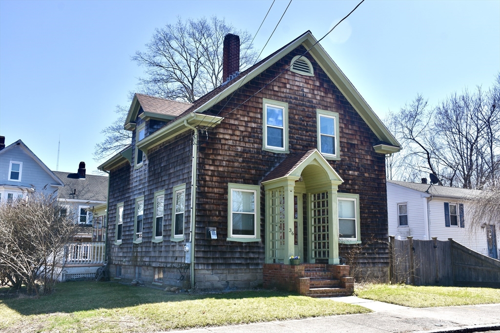 36 Hazel St, Attleboro, Massachusetts, 3 Bedrooms Bedrooms, 6 Rooms Rooms,2 BathroomsBathrooms,Residential,For Sale,Hazel St,73494623