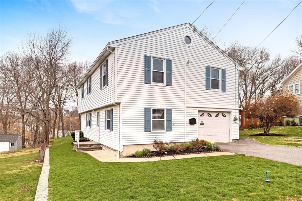 35 Ravenna Avenue, Salem, Massachusetts, 4 Bedrooms Bedrooms, 7 Rooms Rooms,2 BathroomsBathrooms,Residential,For Sale,Ravenna Avenue,73502413