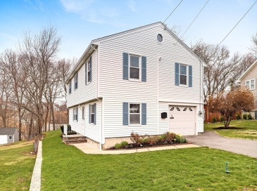 35 Ravenna Avenue, Salem, Massachusetts, 4 Bedrooms Bedrooms, 7 Rooms Rooms,2 BathroomsBathrooms,Residential,For Sale,Ravenna Avenue,73502413 35 Ravenna Avenue, Salem, Massachusetts, 4 Bedrooms Bedrooms, 7 Rooms Rooms,2 BathroomsBathrooms,Residential,For Sale,Ravenna Avenue,73502413