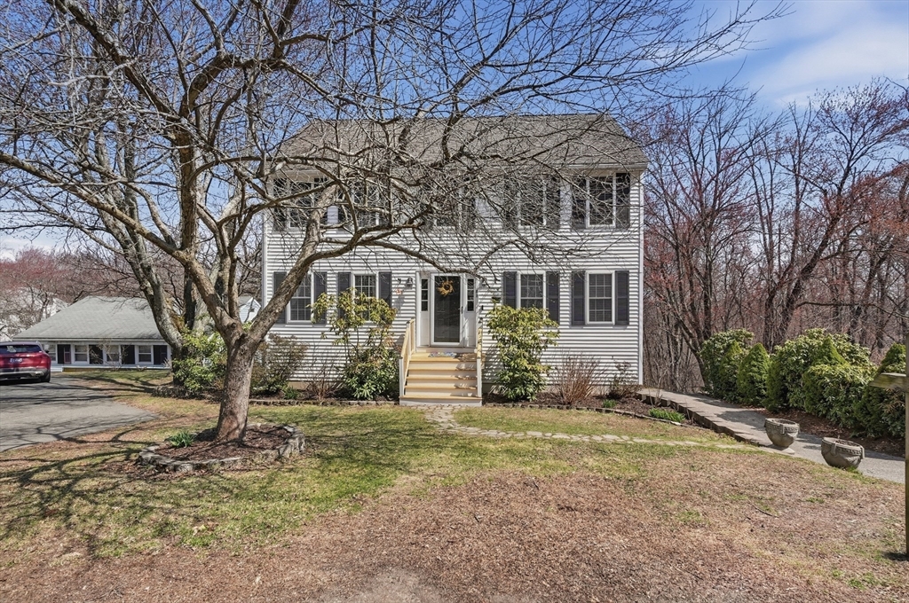 87 South Riverview, Haverhill, Massachusetts, 3 Bedrooms Bedrooms, 6 Rooms Rooms,2.5 BathroomsBathrooms,Residential,For Sale,South Riverview,73502117