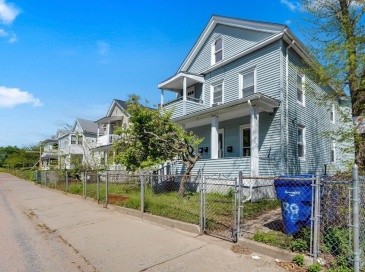 88 Tyler St, Springfield, Massachusetts, 5 Bedrooms Bedrooms, 11 Rooms Rooms,2 BathroomsBathrooms,Residential Income,For Sale,Tyler St,73513196