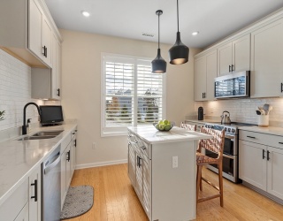 2 Francis Drive, Andover, Massachusetts, 2 Bedrooms Bedrooms, 5 Rooms Rooms,2 BathroomsBathrooms,Residential,For Sale,Francis Drive,73502360