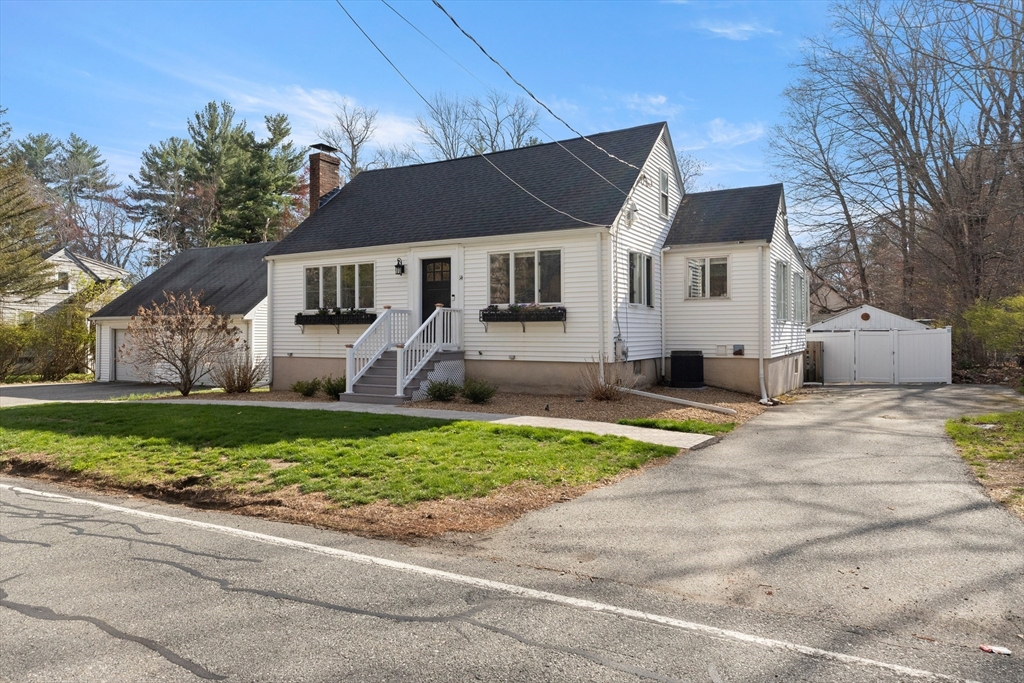 14 Mill St, North Reading, Massachusetts, 3 Bedrooms Bedrooms, 7 Rooms Rooms,3 BathroomsBathrooms,Residential,For Sale,Mill St,73508376