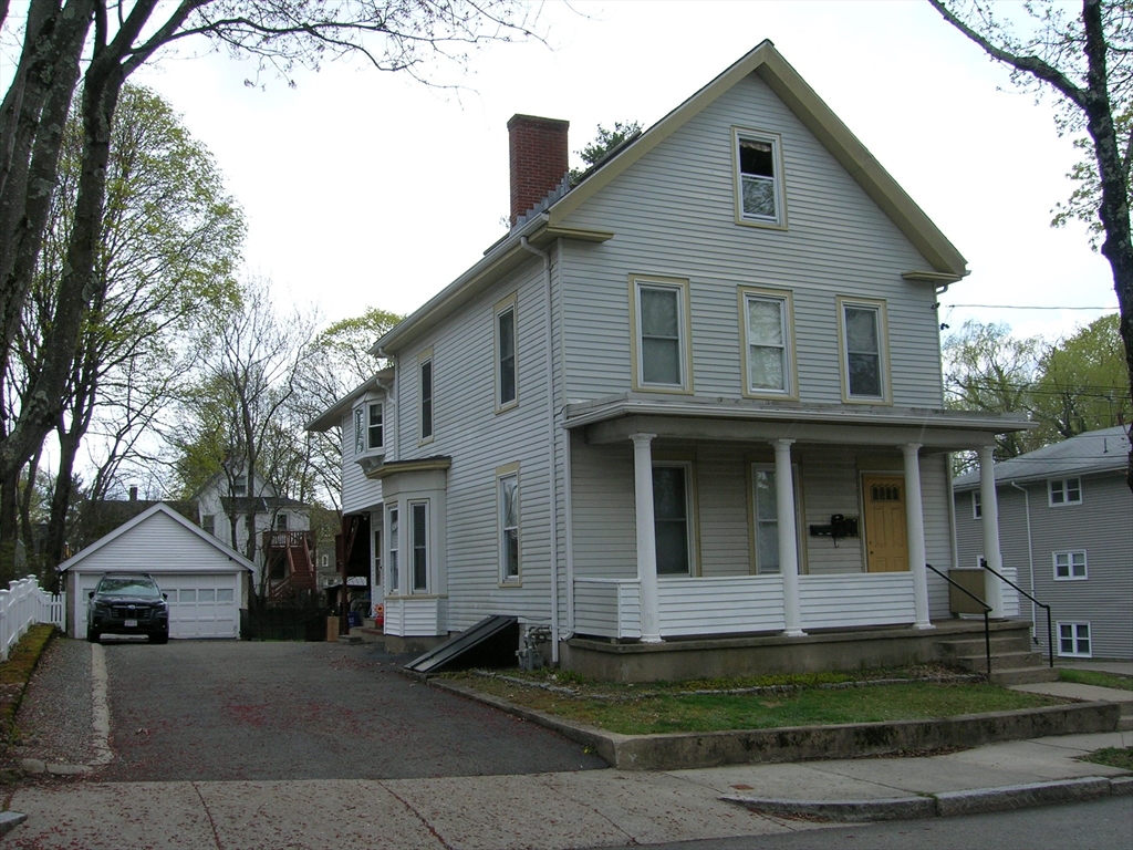 129 Dana Ave, Boston, Massachusetts, 6 Bedrooms Bedrooms, 13 Rooms Rooms,2 BathroomsBathrooms,Residential Income,For Sale,Dana Ave,73507142
