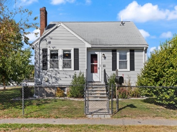 11 Riverside Ave, Quincy, Massachusetts, 4 Bedrooms Bedrooms, 6 Rooms Rooms,1 BathroomBathrooms,Residential,For Sale,Riverside Ave,73498047