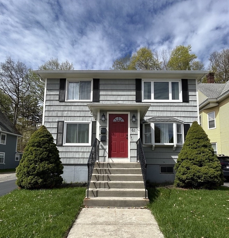 61 Richmond Ave, Worcester, Massachusetts, 4 Bedrooms Bedrooms, 8 Rooms Rooms,2 BathroomsBathrooms,Residential Income,For Sale,Richmond Ave,73513602